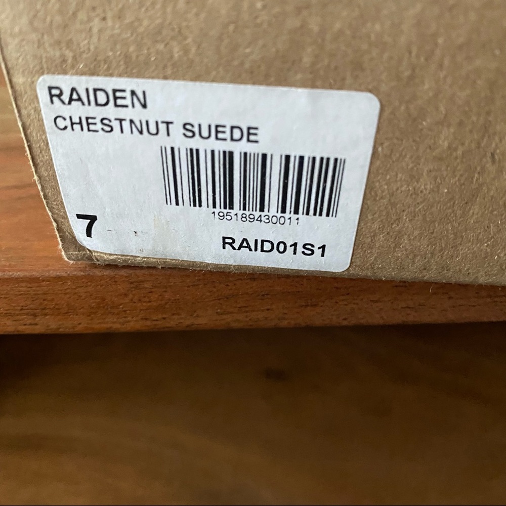 New Steve Madden Raiden Taupe Boots - Picture 6 of 6